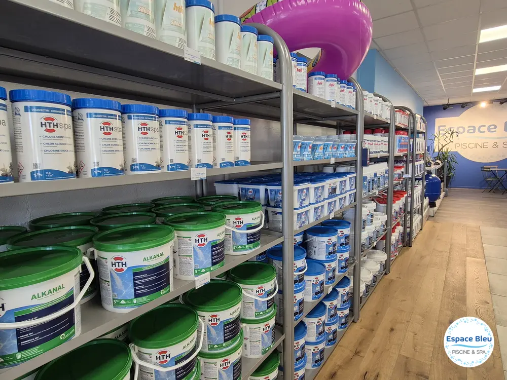 Produits de traitement et d’entretien de l’eau en magasin
